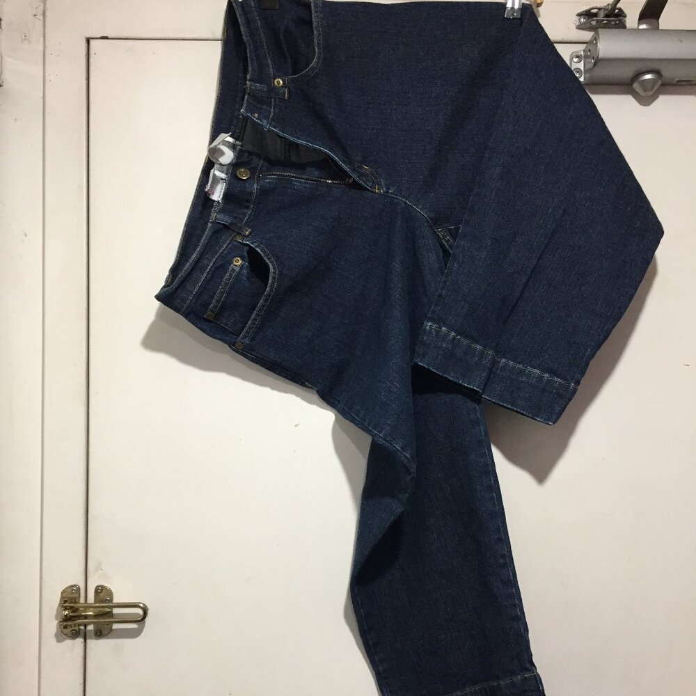 JONES SPORT CAPRI SHORTS SIZE 8